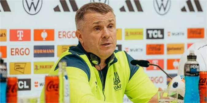 Ребров вже летить до Греції: що буде зі збірною України