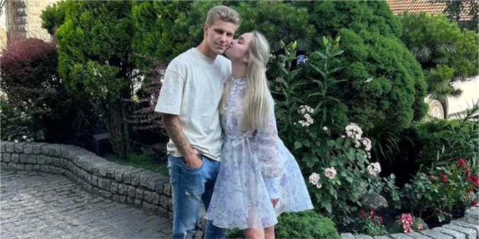 Український футболіст балує кохану теплими вечорами на узбережжі океану (+ФОТО)