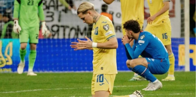 Мудрик раптово звернувся до вболівальників під час дискваліфікації (+ФОТО)