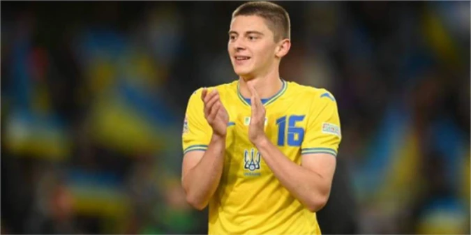 Тренер Евертона розповів про ситуацію із травмованим Миколенком