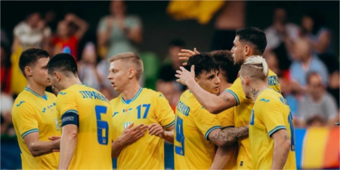 Яремчук розповів про конкуренцію з Довбиком у збірній