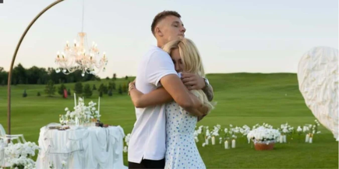 Нічний обстріл Києва: дружина Бражка показала наслідки біля свого дому (+ФОТО)