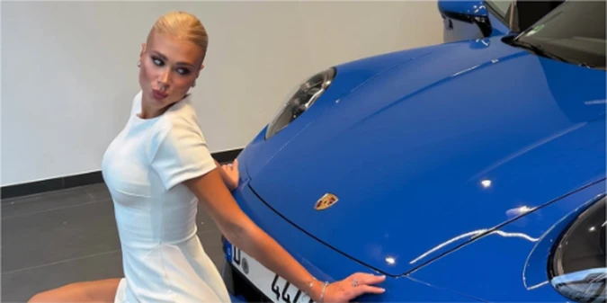Дружина гравця збірної України засвітила елітний Porsche та розкішне життя в Європі (+ФОТО)