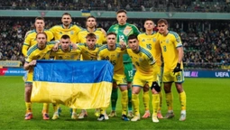 До мурашок: фанати України вшанували загиблих героїв перед матчем (+ФОТО)