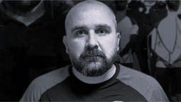 Трагедія у футболі: відомий тренер помер просто під час матчу своєї команди