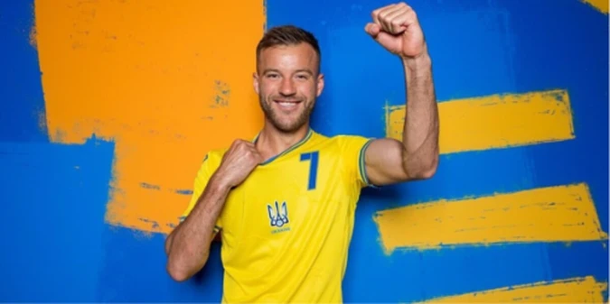 Дружина Ярмоленка зворушливо звернулася до чоловіка після забитого дубля у матчі ЛЄ (+ФОТО)