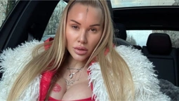 Спокусливий образ: колишня екскапітана Динамо оголила груди на камеру (+ФОТО)