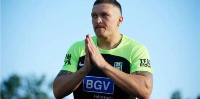 Юрист пояснив, чи може Усик зіграти за Полісся в матчі із Шахтарем