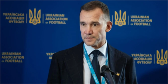 Шевченко розповів про курйозний подарунок від легенди Ліверпуля, який змінив його життя
