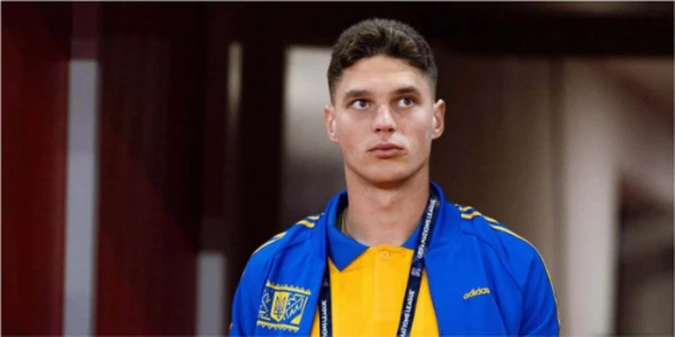 Відомий коментатор різко розкритикував сумнівне рішення тренерів збірної щодо Судакова