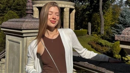 Спокуслива дружина українського захисника ледь не засвітила найінтимніше (+ВІДЕО)