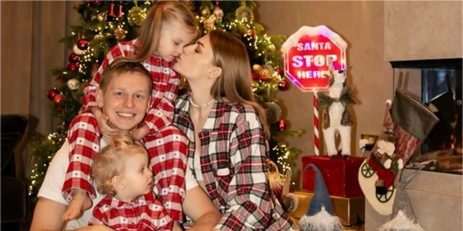 Олександр Зінченко та його родина привітали українців із Різдвом (+ФОТО)