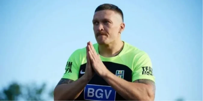 Усик надіслав послання гравцям Полісся перед грою з Санта-Коломою (+ВІДЕО)