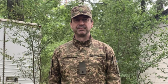 Легендарний футболіст Динамо отримав офіцерське звання у ЗСУ (+ВІДЕО)