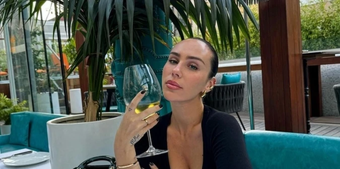 🥰 Неймовірна дружина Міші Батшуаї із Фенербахче - Амелі
