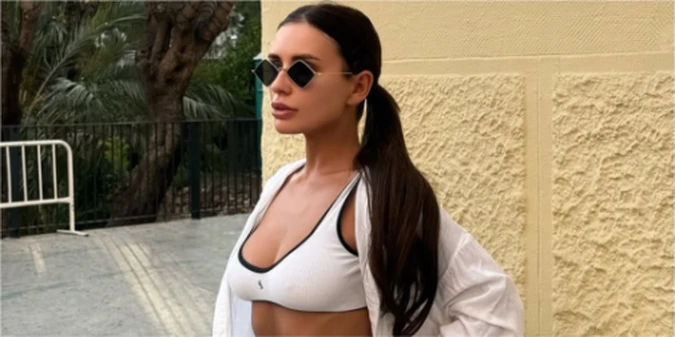Дівчина форварда Динамо викликала фурор у соцмережах своїми формами (+ВІДЕО)
