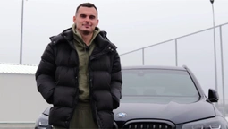 Український футболіст похизувався коштовним автомобілем (+ВІДЕО)