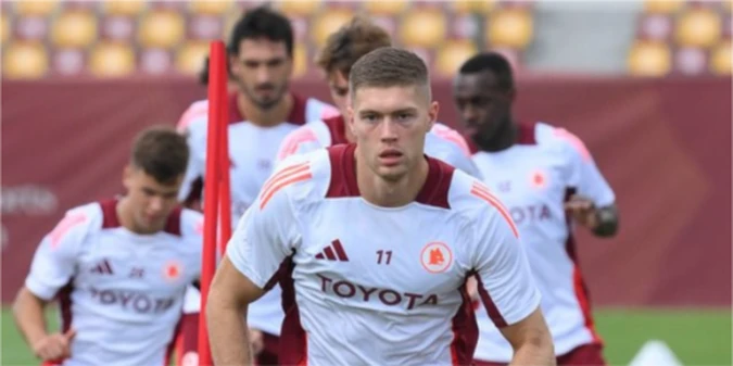 Легендарний форвард збірної Італії розхвалив Довбика