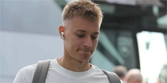 Кохана Бражка запалила з іншим, поки футболіст готується до матчу Ліги чемпіонів (+ВІДЕО)