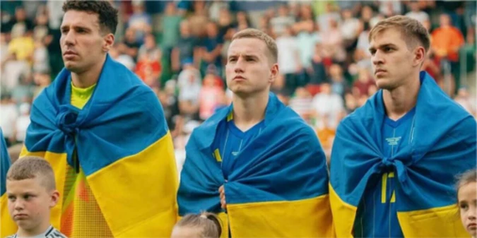Гравець збірної України засвітив рідкісні кадри зі своєю обраницею (+ФОТО)