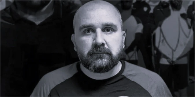 Трагедія у футболі: відомий тренер помер просто під час матчу своєї команди