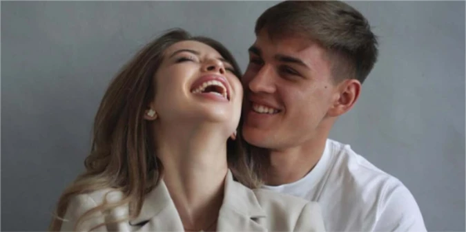 В компанії партнерок футболістів Брентфорда: Кохана Ярмолюка не залишилася непоміченою в Лондоні (+ФОТО)
