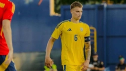 Бражка привезла на Євро розкішна блондинка - ніжний поцілунок потрапив у кадр (+ФОТО)