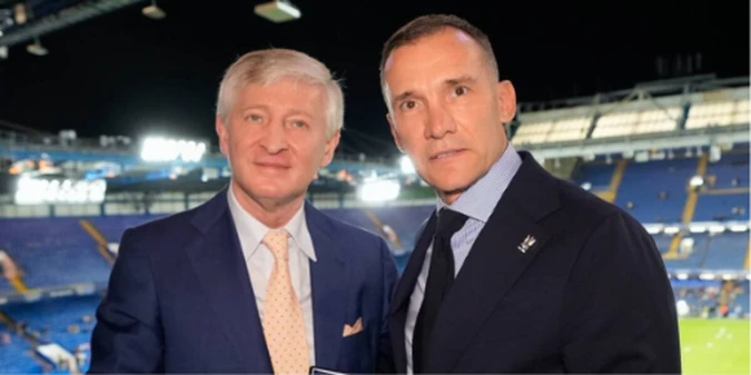 Найвища відзнака УАФ: Шевченко особисто нагородив Ахметова