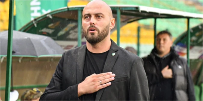Амбітний клуб УПЛ офіційно звільнив головного тренера