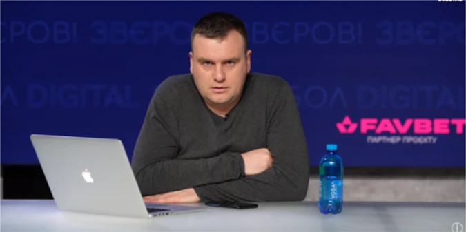 Звєров спростував розмір гонорарів коментаторів, які озвучив Бурбас