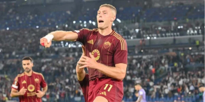 Тривожний сигнал для Довбика: Рома готує пропозицію за перспективного форварда