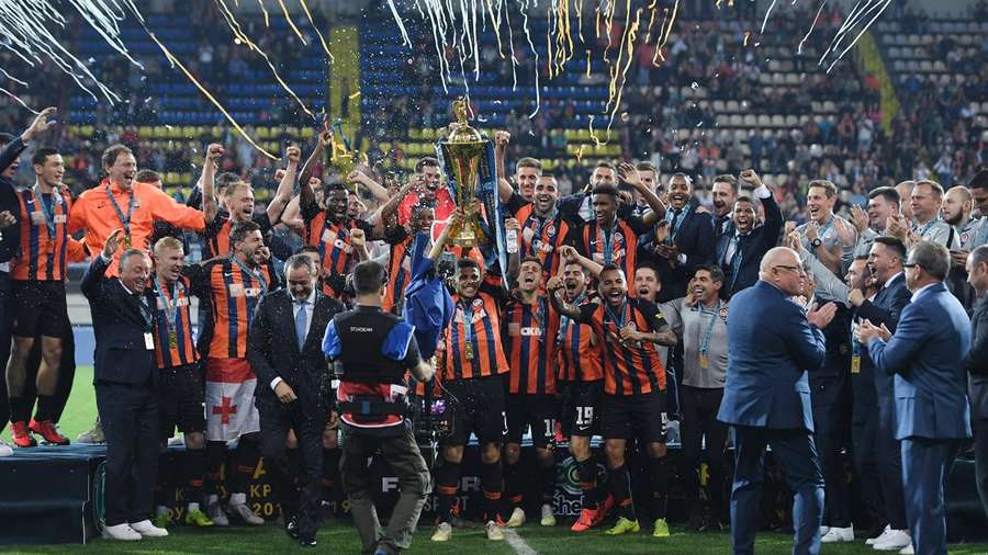 Гравці Шахтаря святкують перемогу в Кубку України 2018/2019