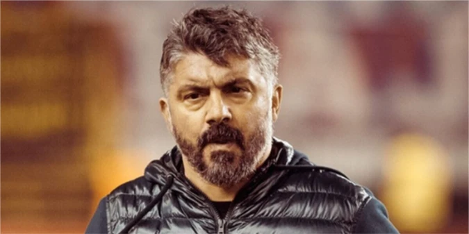 Відомий тренер почубився з журналістом в прямому ефірі (+ВІДЕО)