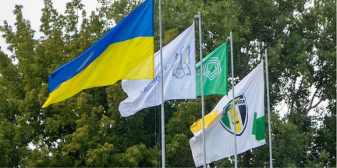 Вболівальники Олександрії взялися за лопати, щоб врятувати матч від зриву (+ВІДЕО)