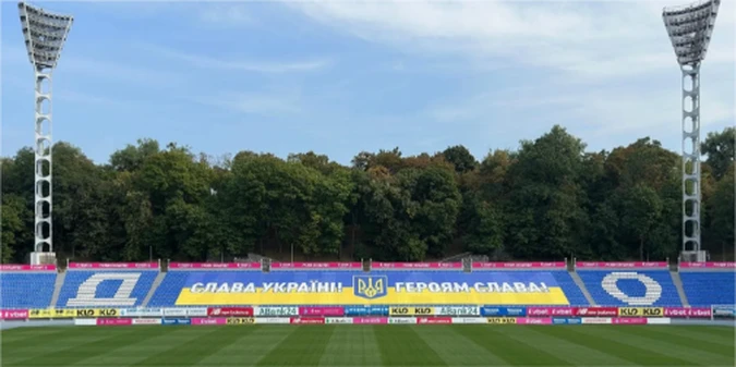 Росія завдала удару поблизу стадіону Динамо імені Валерія Лобановського (+ВІДЕО)
