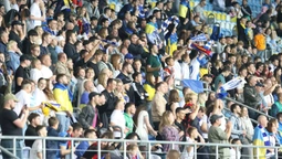 Пам'ять сильніша за футбол: потужний банер про Оленівку на матчі Динамо сколихнув Польщу (+ФОТО)