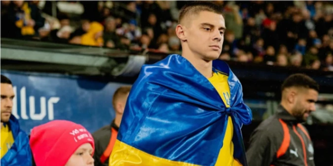 Зірка збірної України під загрозою: тренер клубу АПЛ готує кардинальні зміни
