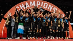 Ексфорвард Арсеналу та зірка MLS повісив бутси на цвях (+ВІДЕО)