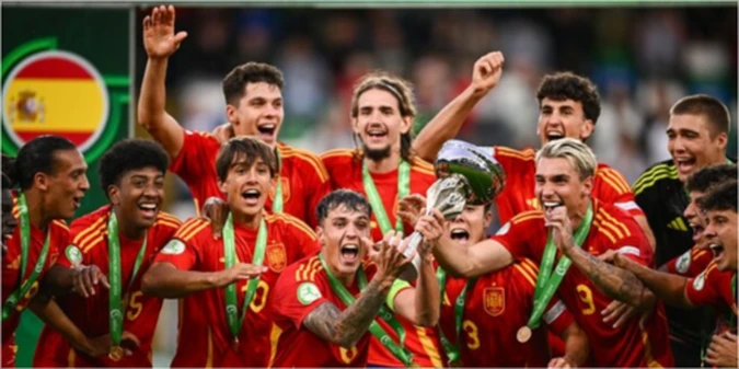 Іспанія встановила рекорд на Євро U19, випередивши Англію (+ВІДЕО)