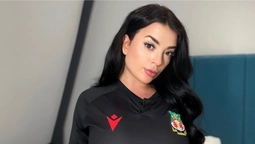 Найсексуальніша фанатка Рексгема входить у топ зірок OnlyFans (+ФОТО)