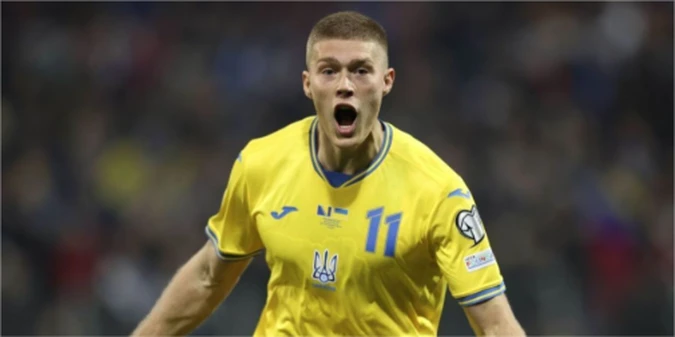 Рома та Жирона привітали українця з номінацією на Золотий м'яч