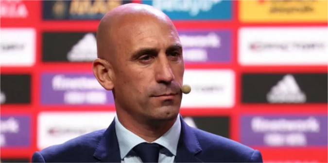 Луїс Рубіалес подає у відставку з посади президента RFEF після скандалу з поцілунком Дженні Ермосо на жіночому чемпіонаті світу з футболу