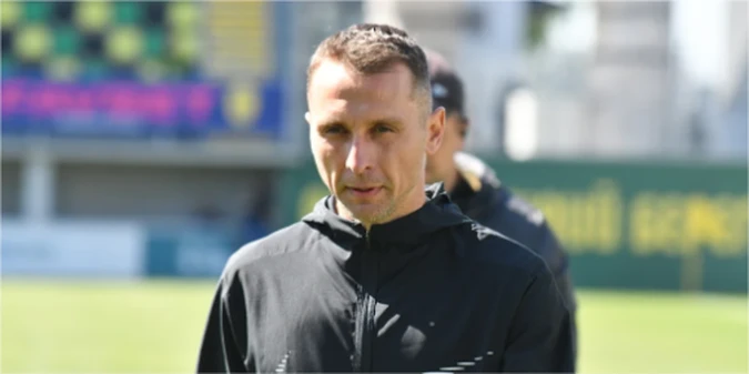 Головний тренер львівських Карпат натякнув на упередженість арбітрів після скандального вилучення