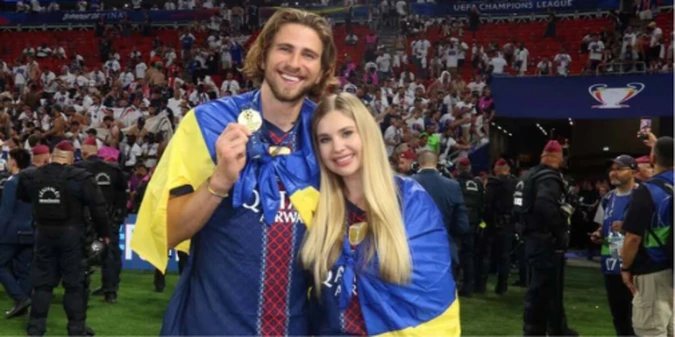 У Франції відзначили Забарного після тріумфу ПСЖ у Лізі чемпіонів