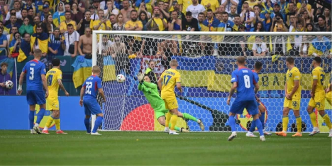 Воротар України прокоментував виступи на Євро