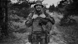 Зворушливий банер у Німеччині: фанати Баєра віддали шану українському воїну (+ФОТО)