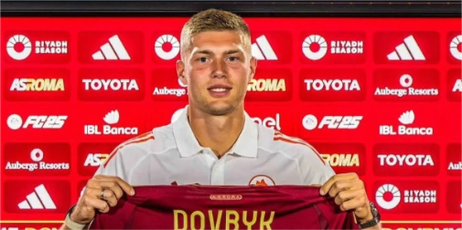 Луческу висловився про майбутнє Довбика
