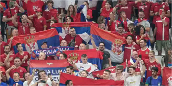 500 сербських фанатів спробують напасти на англійців під час Євро