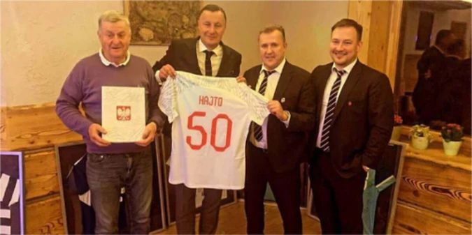 Дитина у 52 роки: Легендарний футболіст втретє став батьком (+ФОТО)