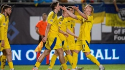 Бельгійські та українські фанати об'єдналися, щоб провигукувати антиросійські кричалки (+ВІДЕО)